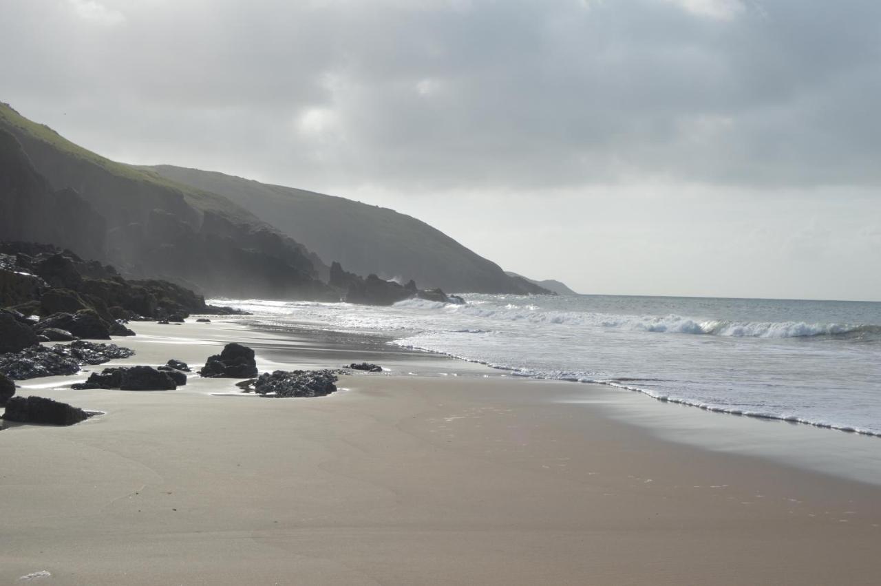 Galwad Y Mor A Coastal Escape In Pembrokeshire'S National Parks Villa Lamphey Bagian luar foto